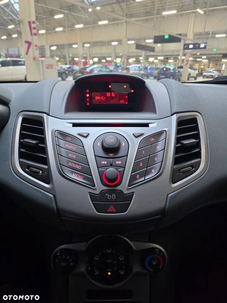 Ford Fiesta 1.25 Titanium - 28
