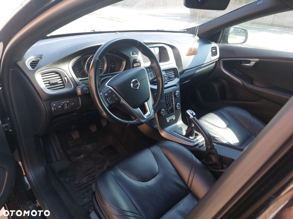 Volvo V40 D2 Drive-E SCR Momentum - 25