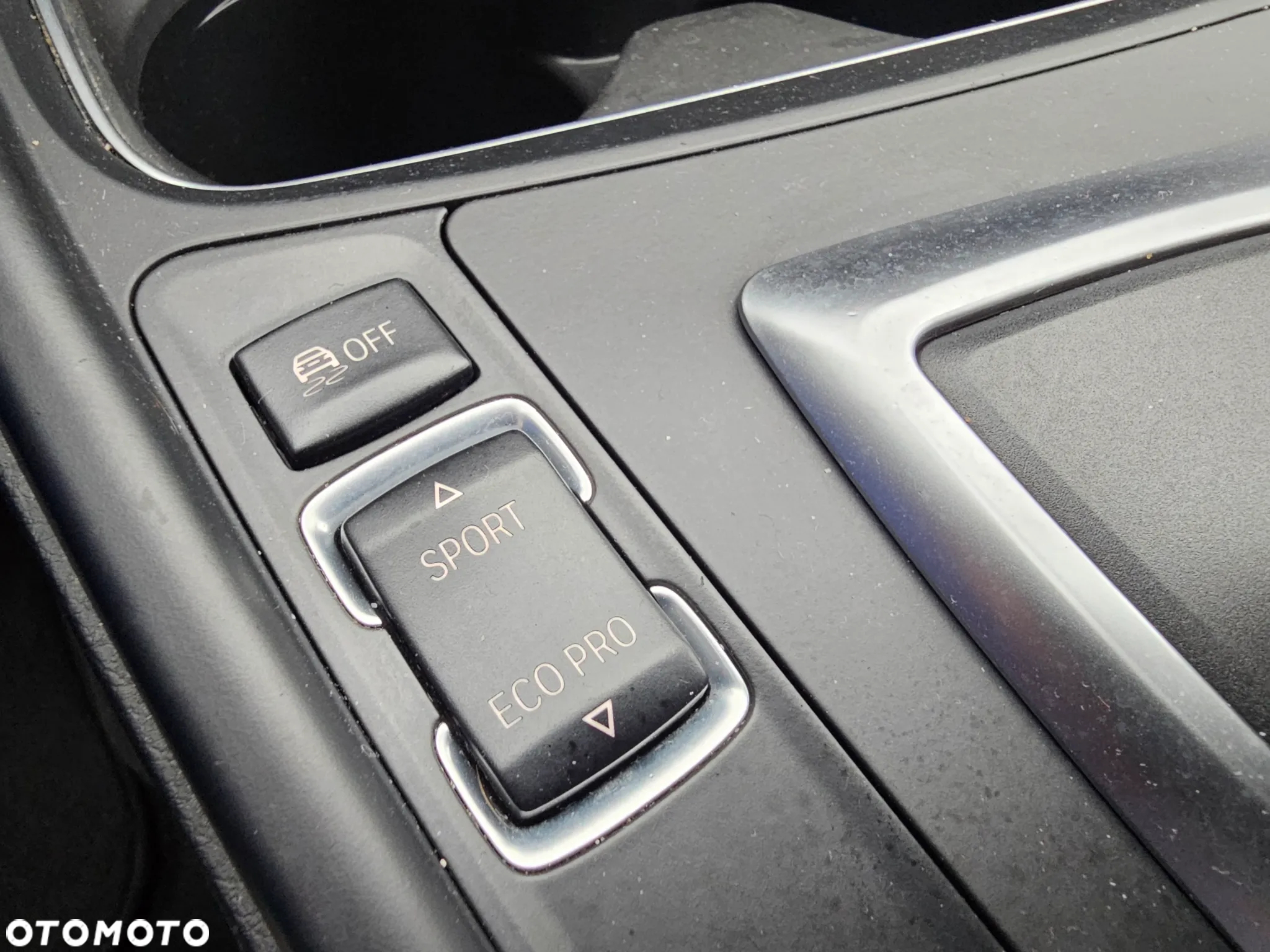 BMW Seria 3 318d Touring Luxury Line - 12
