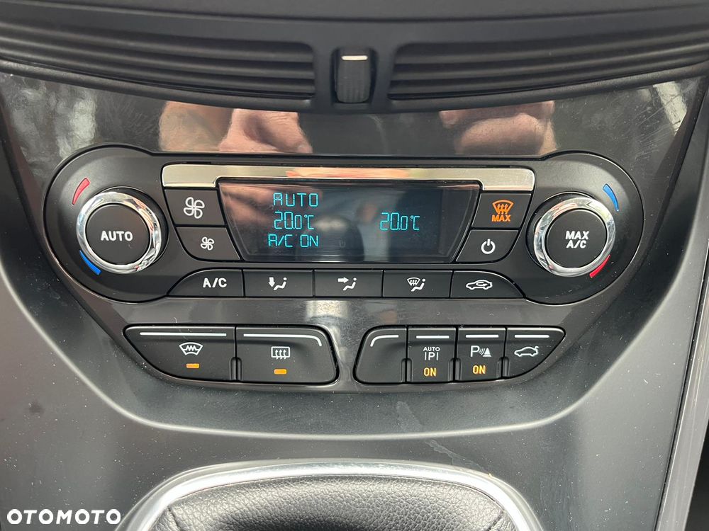 Ford Kuga 2.0 TDCi 4x4 Titanium - 30