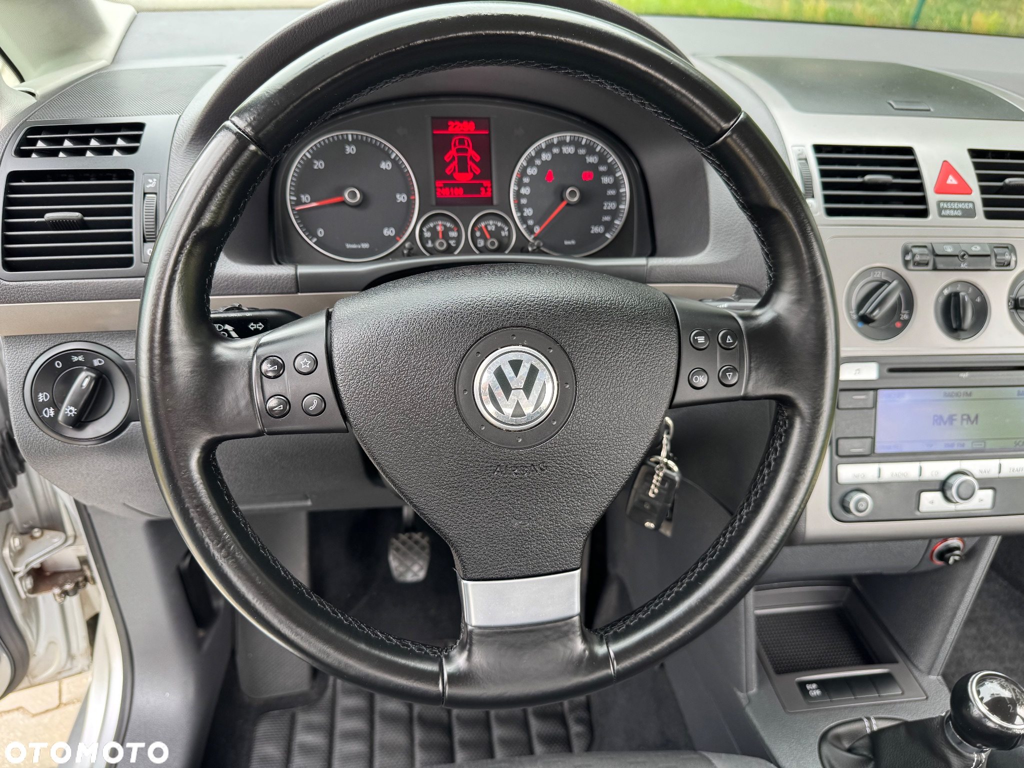 Volkswagen Touran 1.9 TDI DPF Blue Motion Highline - 27