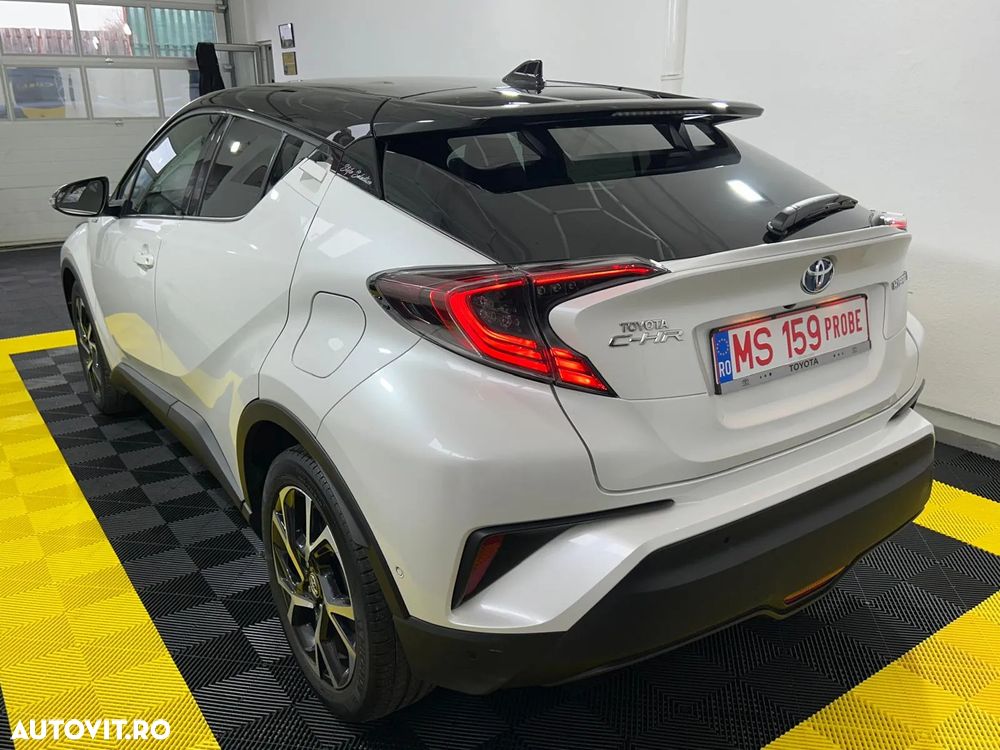 Toyota C-HR Hybrid Style Selection - 15