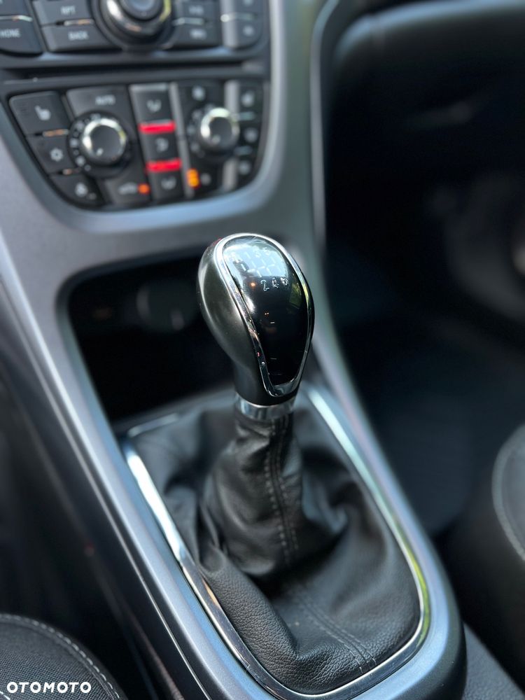 Opel Astra 1.4 Turbo Innovation - 28