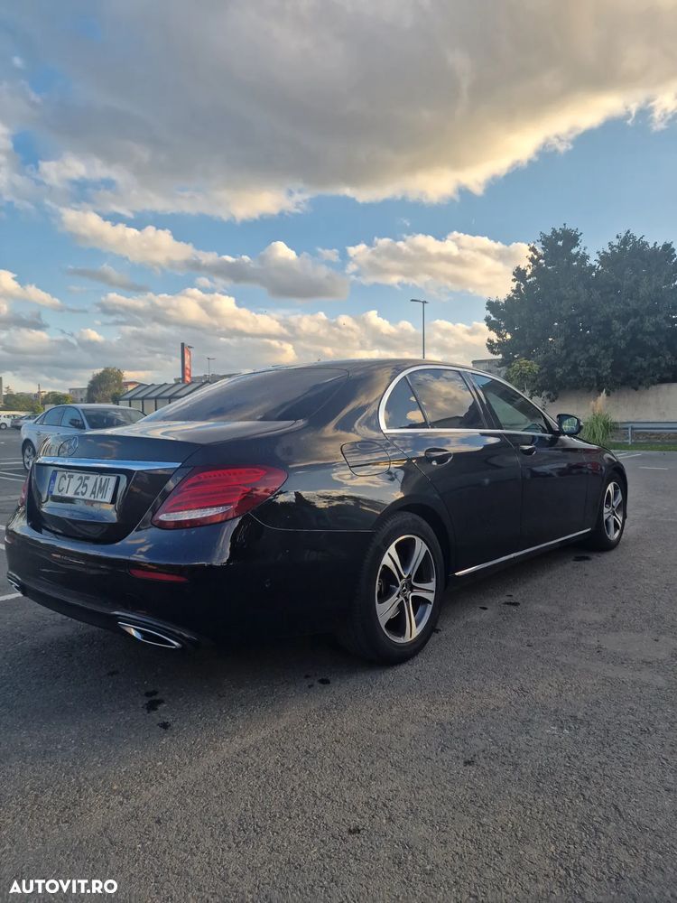 Mercedes-Benz E 220 d T 9G-TRONIC - 3