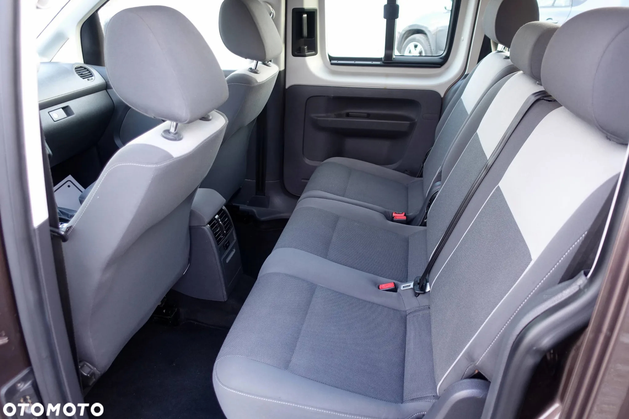 Volkswagen Caddy Maxi 1.6 TDI Comfortline DSG - 13
