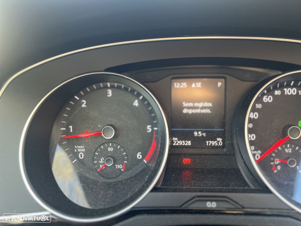 VW Passat Variant 2.0 TDi Highline DSG - 15