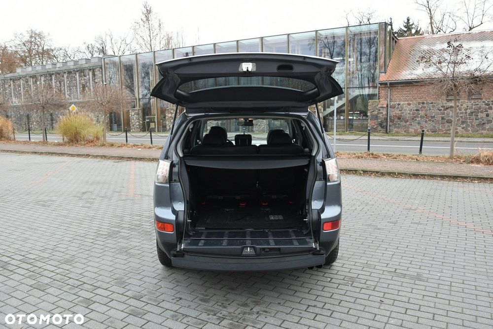 Mitsubishi Outlander - 24