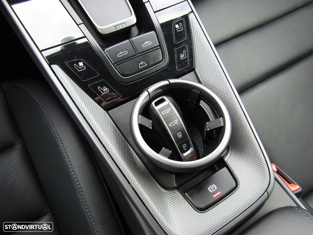 Porsche 911 (992) Carrera Cabriolet PDK - 18