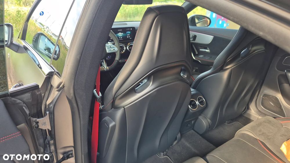 Mercedes-Benz CLA AMG 45 S 4-Matic 8G-DCT - 29