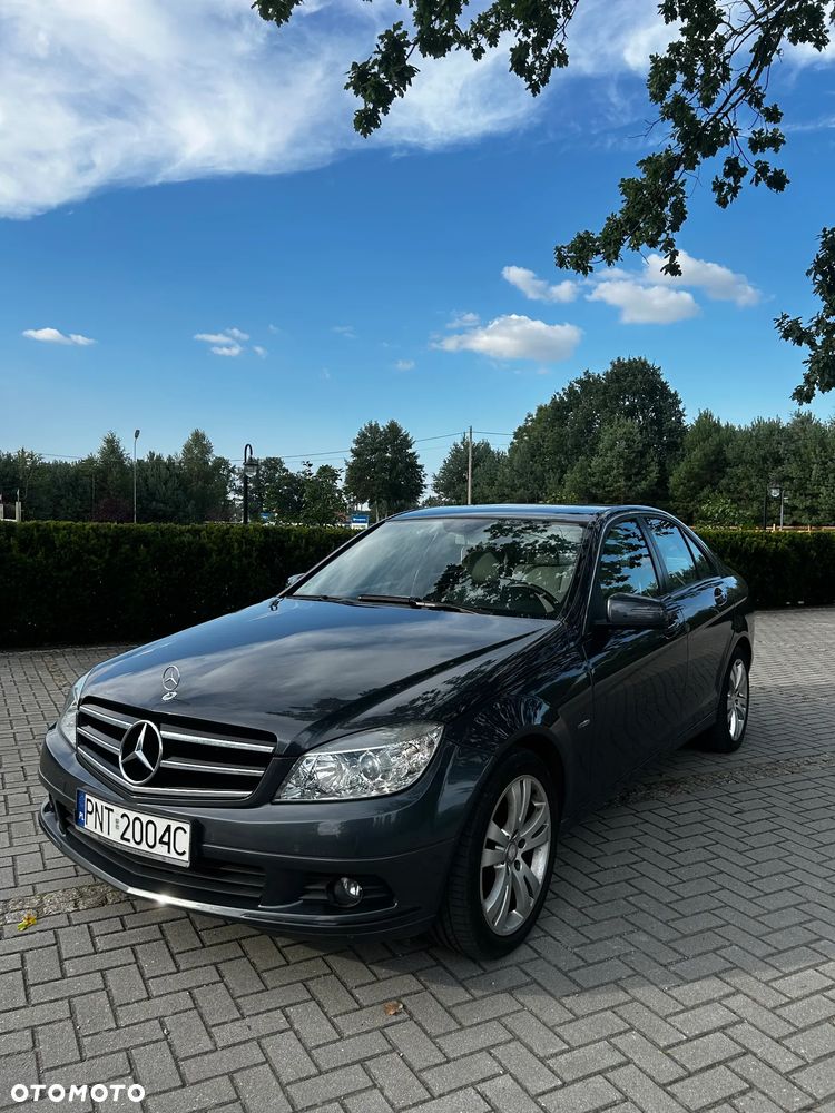 Mercedes-Benz Klasa C 180 CGI BlueEFFICIENCY Elegance - 2