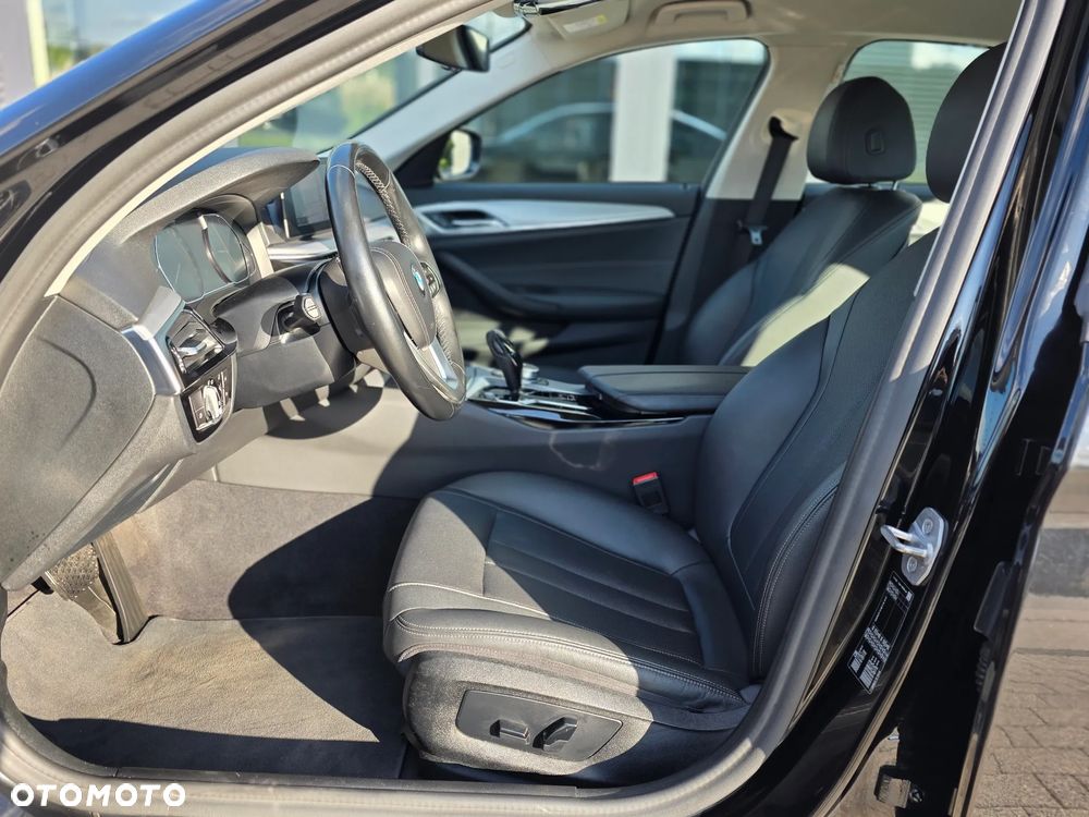 BMW Seria 5 520i GPF M Sport sport - 24
