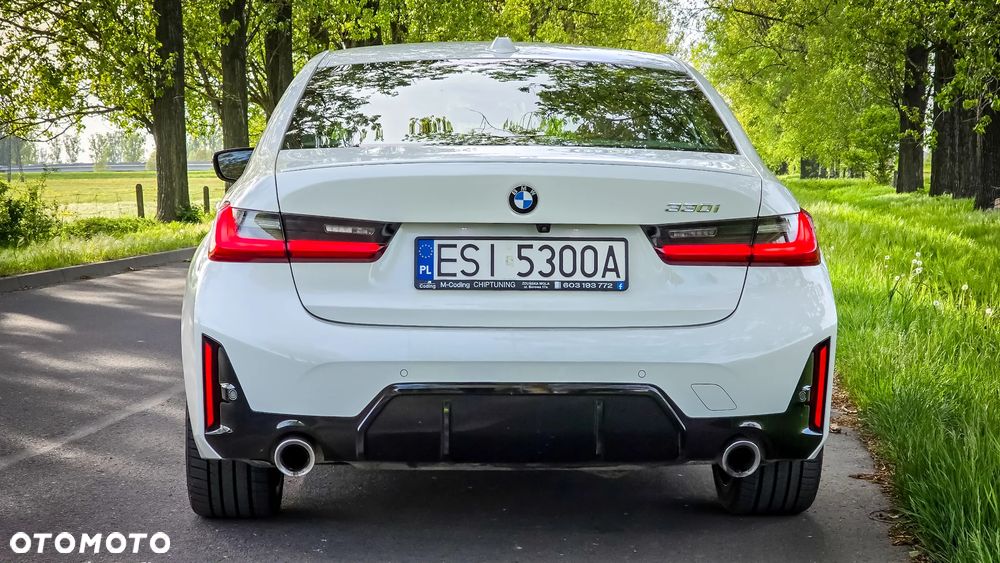 BMW Seria 3 330i M Sport - 5
