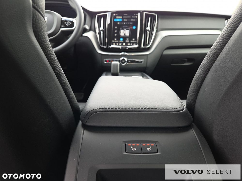 Volvo XC 60 B5 B AWD Plus Dark - 26