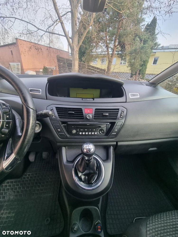 Citroën C4 Grand Picasso 1.8 16V Advance - 8