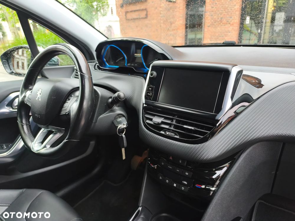 Peugeot 2008 PureTech 130 GPF Stop&Start Allure - 22
