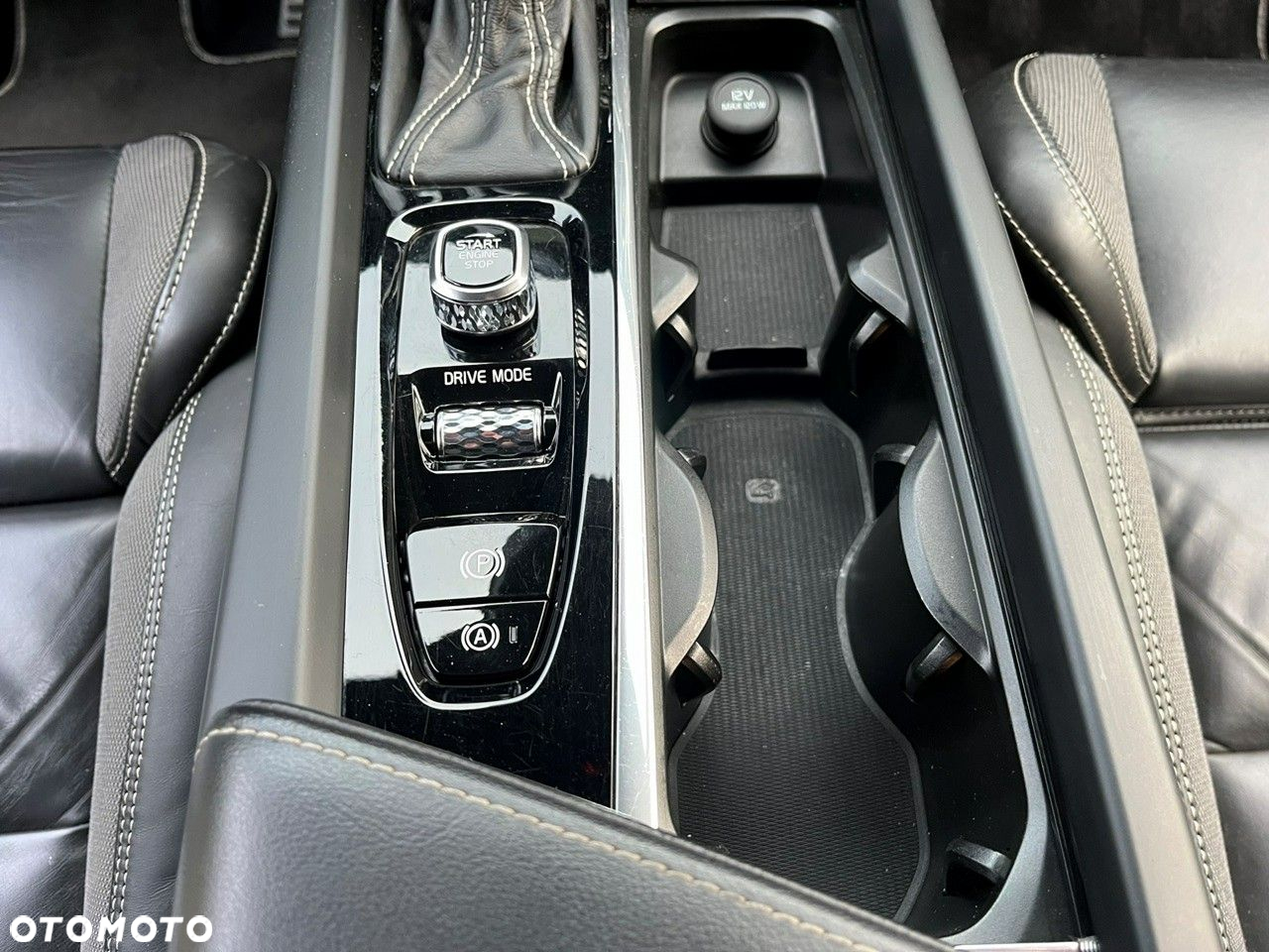 Volvo V60 T4 R-Design - 28