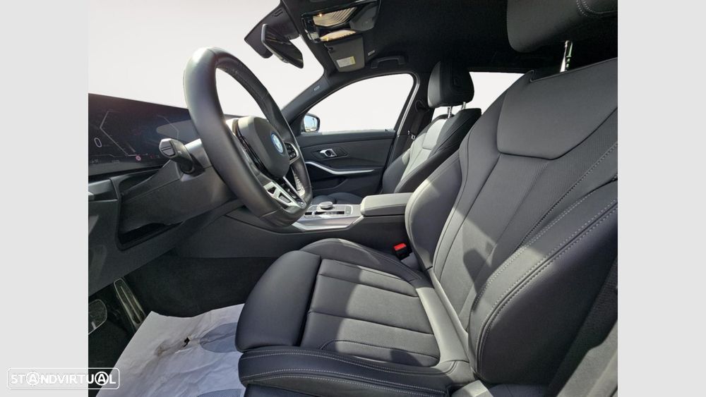 BMW 330 e Pack Desportivo M Auto - 10
