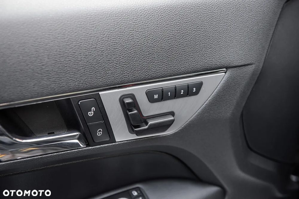 Mercedes-Benz Klasa E 350 CGI Coupe BlueEFFICIENCY 7G-TRONIC Avantgarde - 16