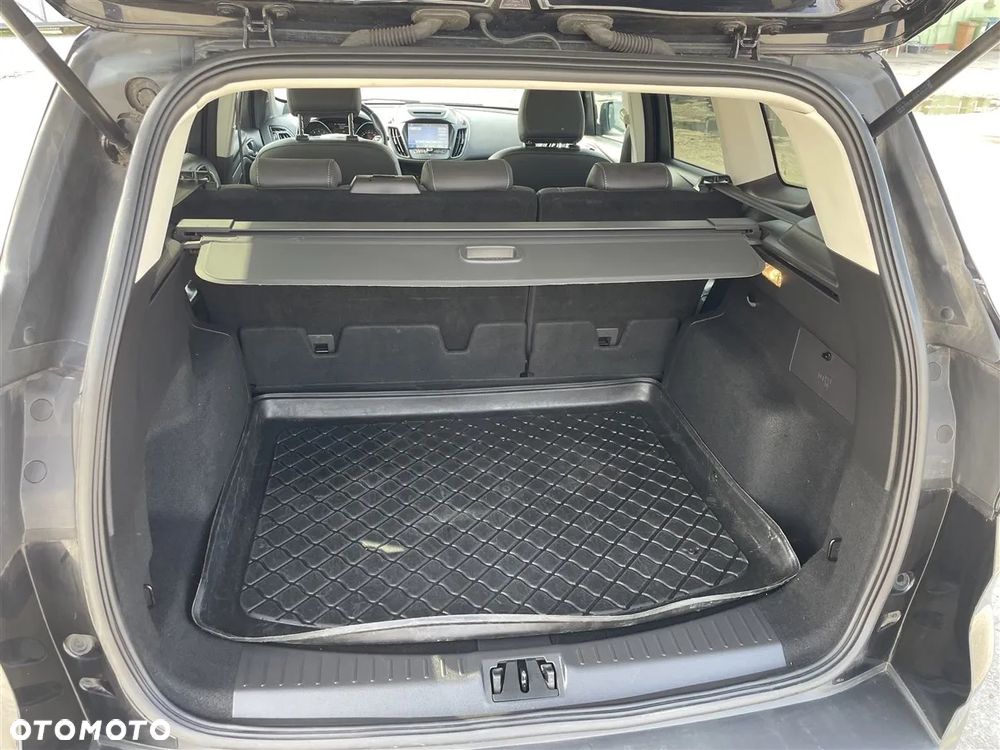 Ford Kuga 1.5 EcoBoost 2x4 Business Edition - 16