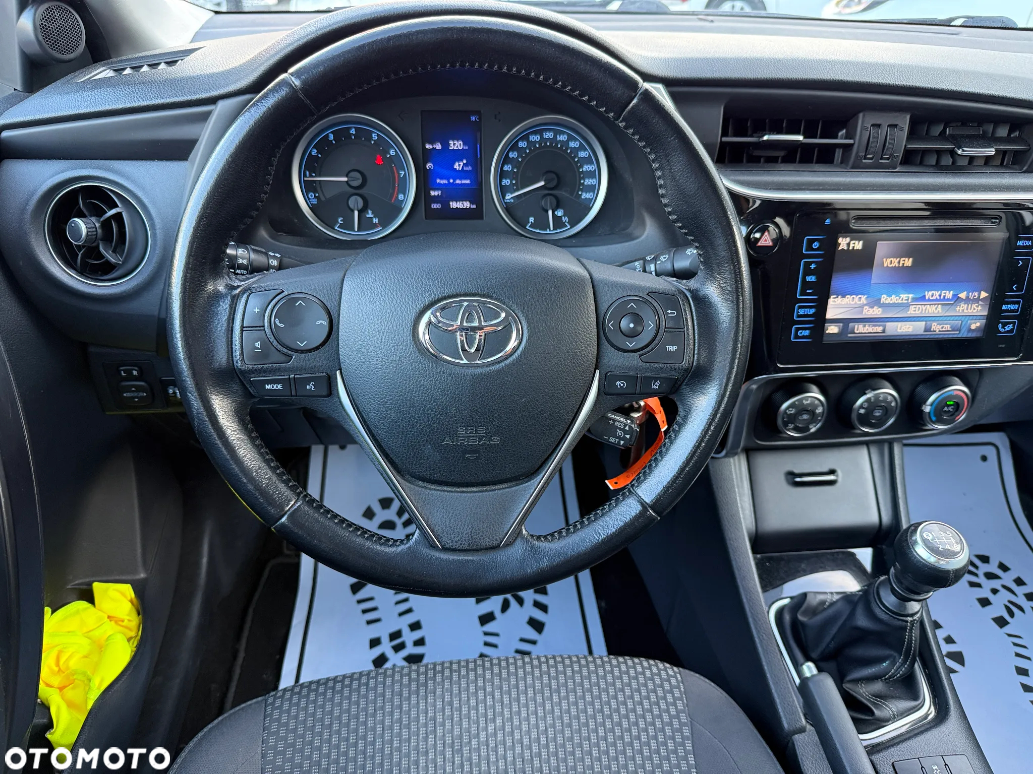 Toyota Corolla 1.6 Classic Plus - 5