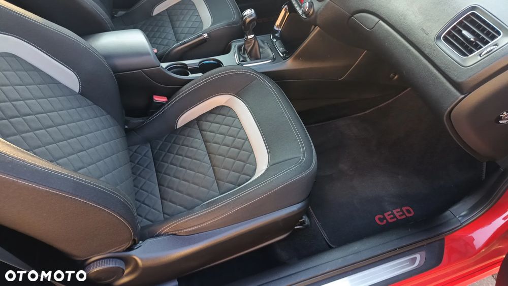 Kia Ceed 1.6 CRDi GT Line - 11