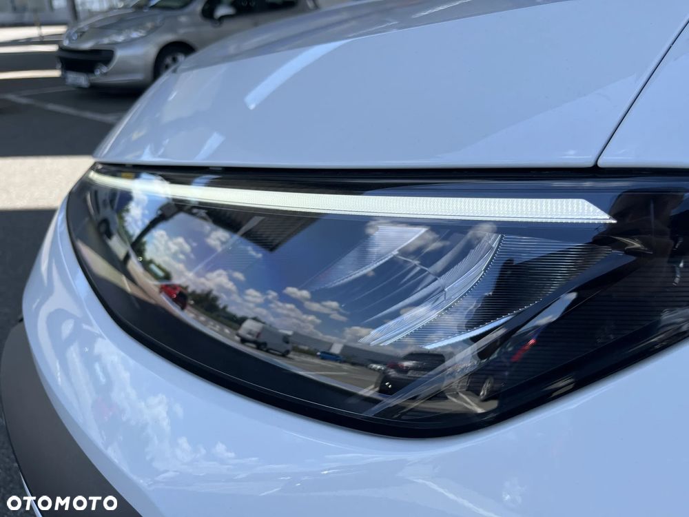 Volkswagen T-Roc 1.5 eTSI Life DSG - 24