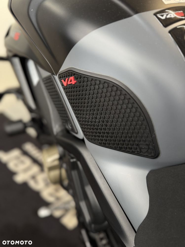 Ducati Streetfighter V4 - 9