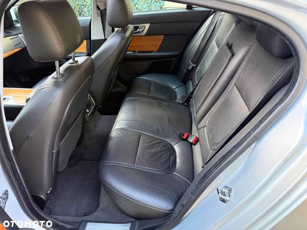 Jaguar XF 3.0 T AWD Premium Luxury - 12