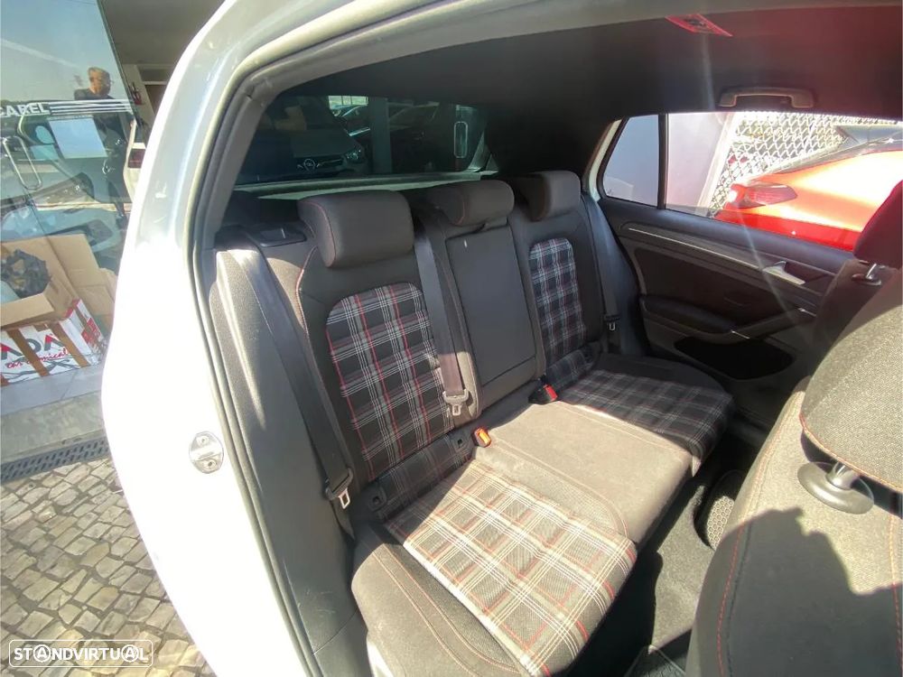 VW Golf GTI (BlueMotion ) DSG Performance - 15