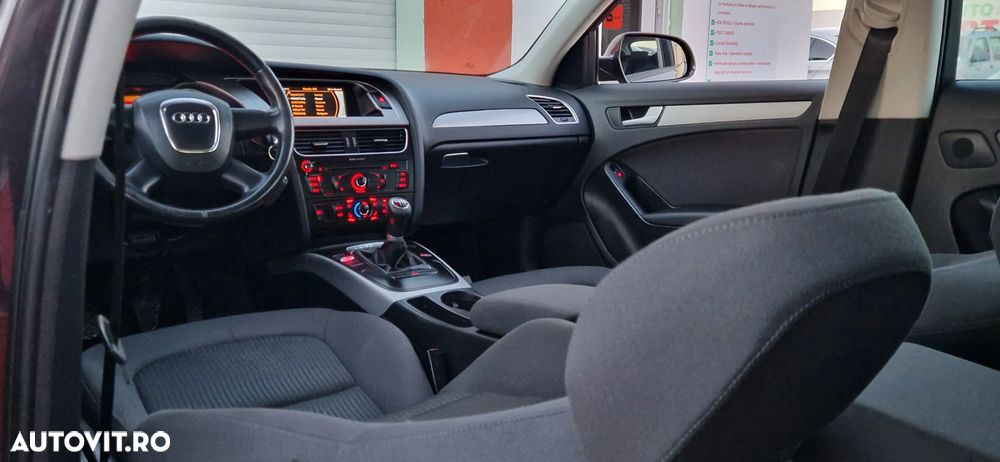 Audi A4 Avant 2.0 TDI DPF Ambiente - 32