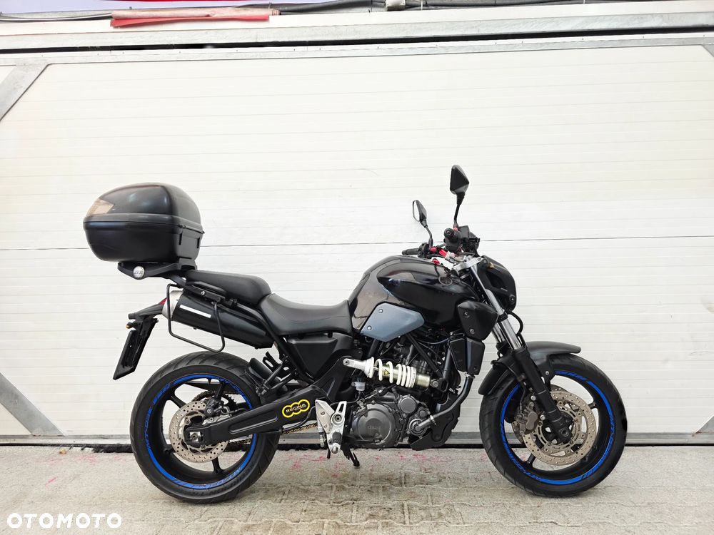 Yamaha MT - 9