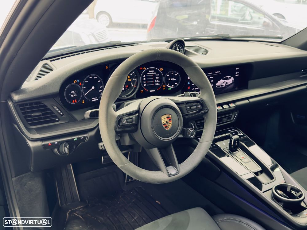 Porsche 911 (992) Carrera GTS PDK - 4