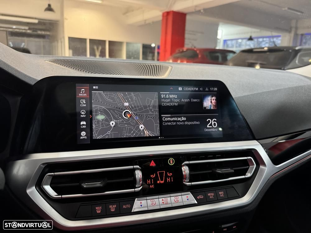 BMW 318 d Aut. Sport Line - 35