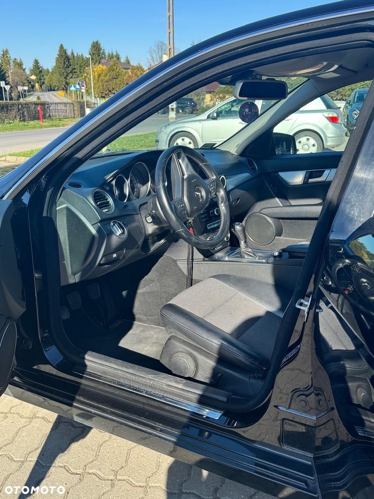Mercedes-Benz Klasa C 180 CGI BlueEFFICIENCY - 9