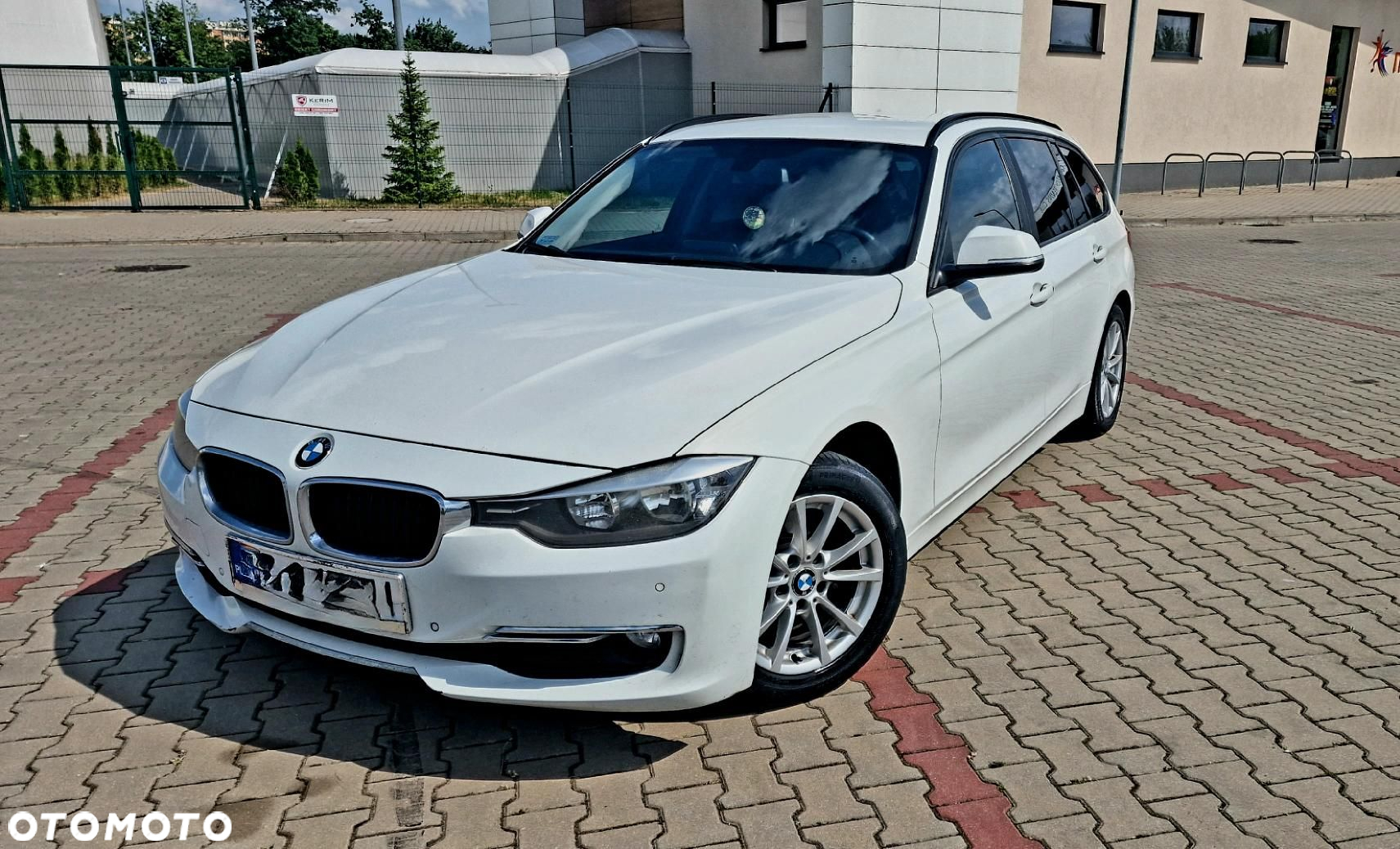 BMW Seria 3 318d Touring - 3