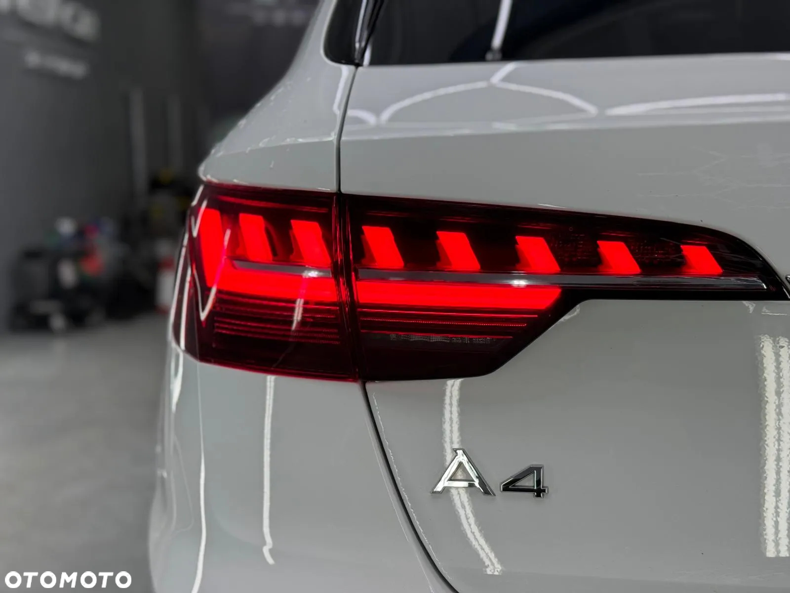 Audi A4 Avant 40 TDI quattro S tronic S line - 11