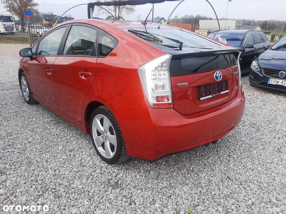 Toyota Prius (Hybrid) Executive - 2