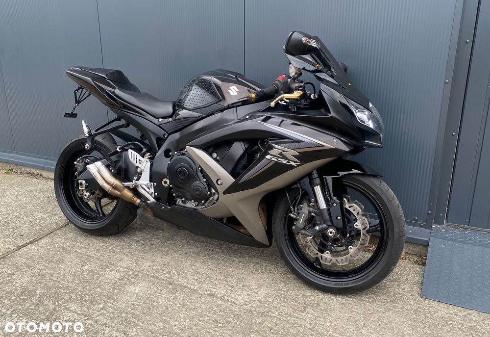Suzuki GSX-R - 1