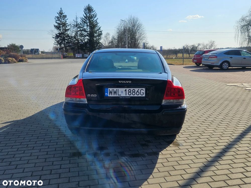 Volvo S60 2.4D5 Momentum - 4