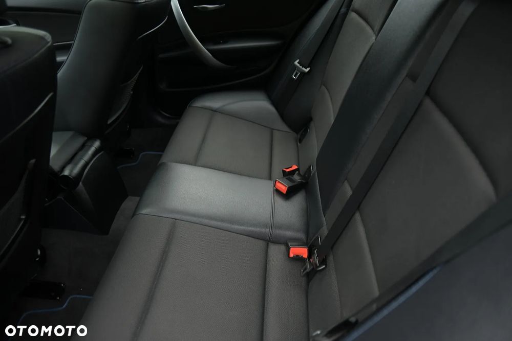 BMW Seria 1 - 26