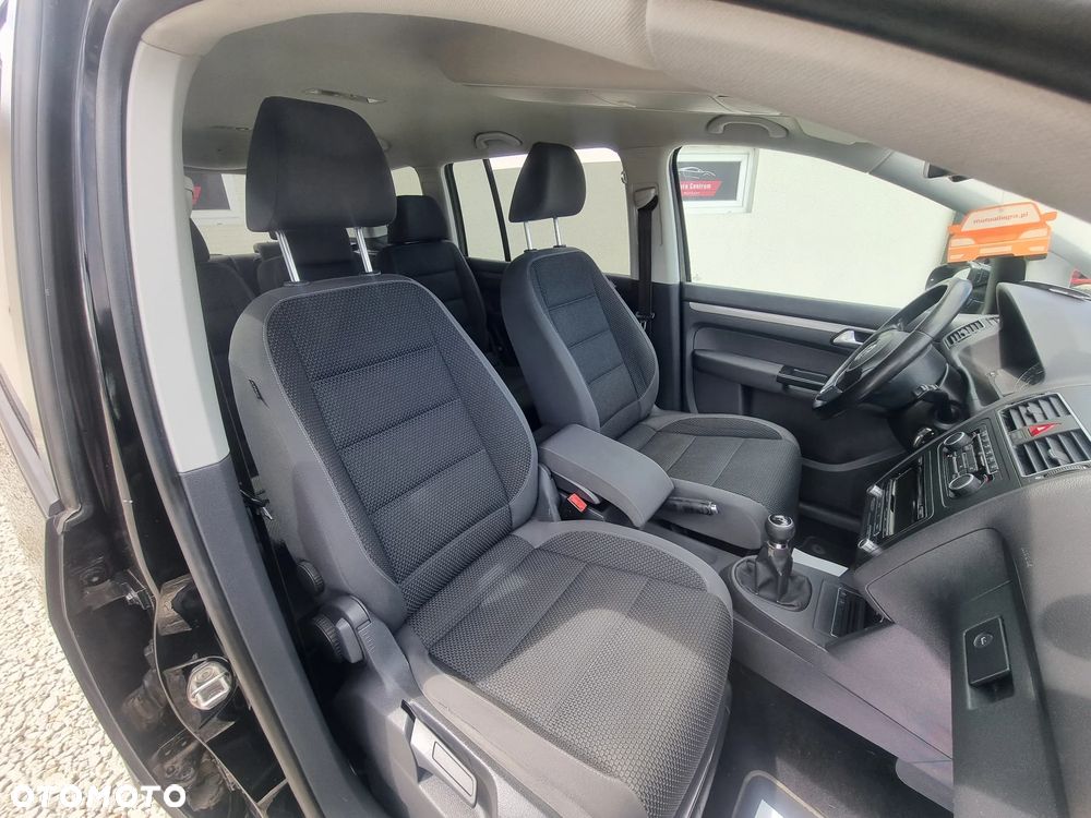 Volkswagen Touran 1.2 TSI STYLE - 9