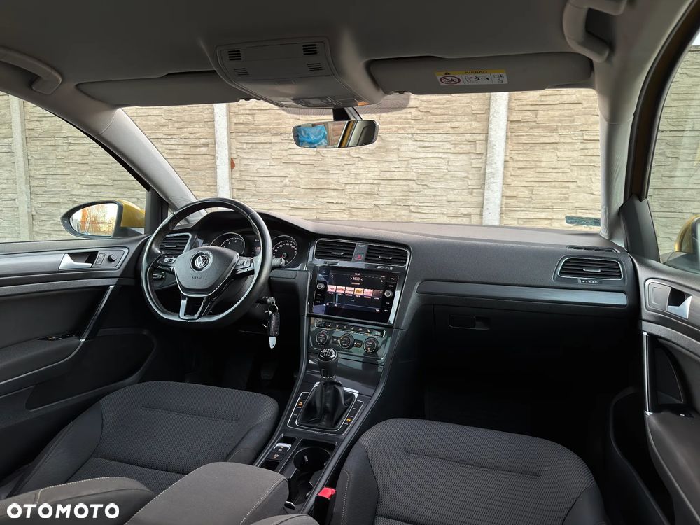 Volkswagen Golf 1.4 TSI BMT Comfortline - 24