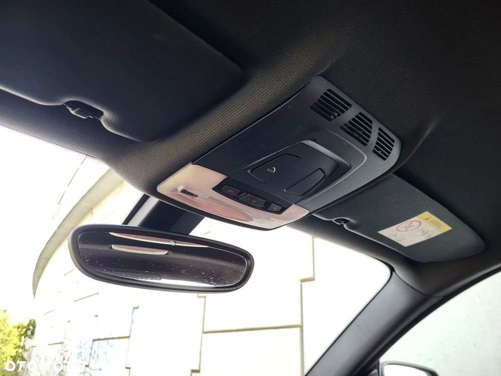 BMW Seria 2 220d - 10