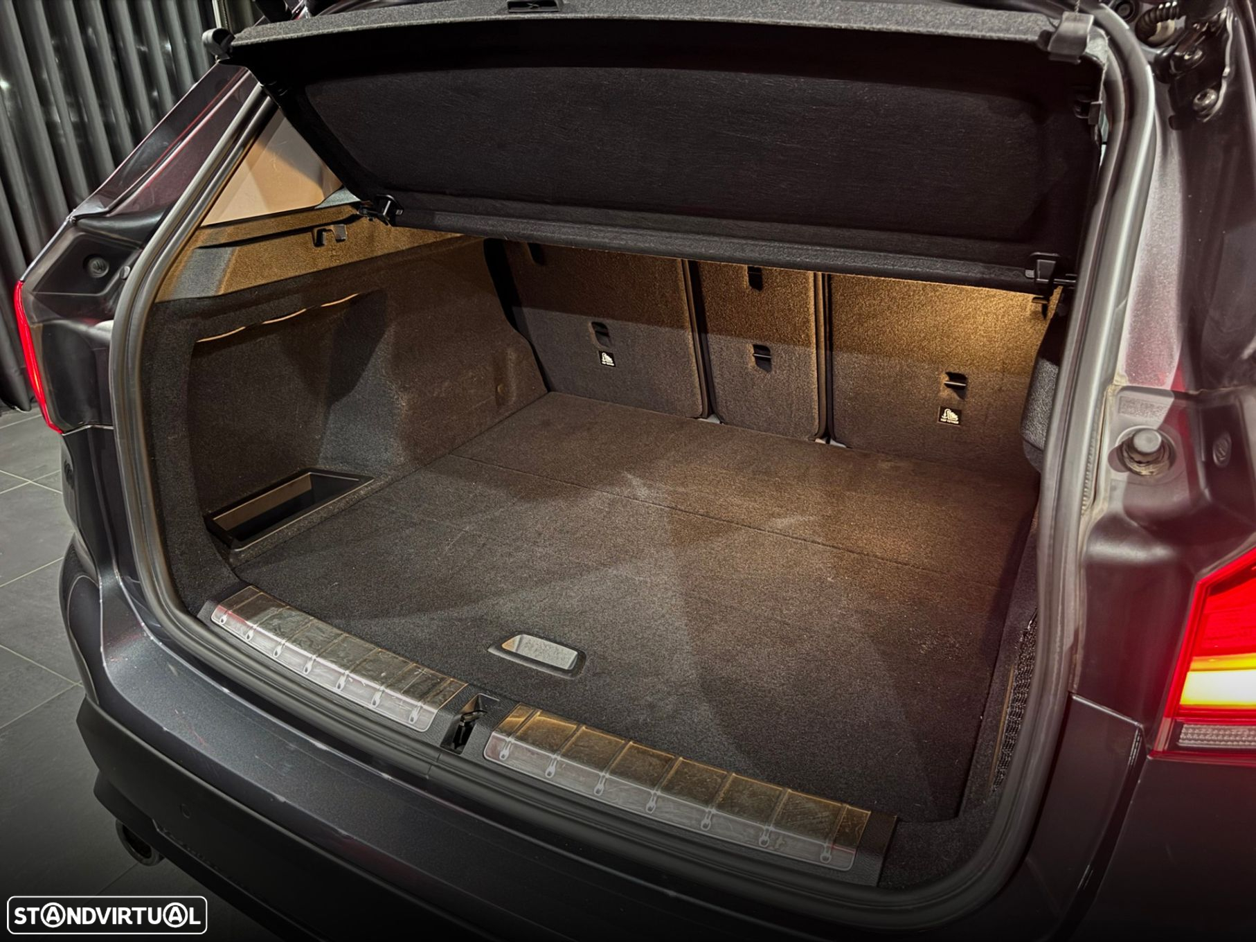 BMW X1 16 d sDrive Pack Essence Auto - 37