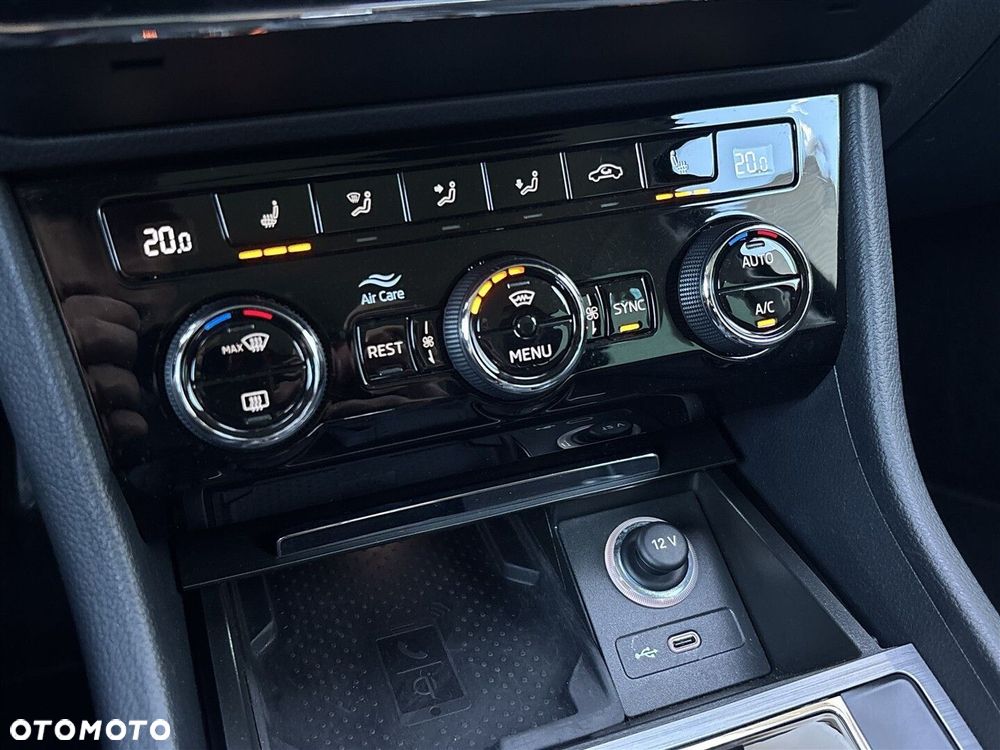Skoda Superb 2.0 TDI SCR Style DSG - 24