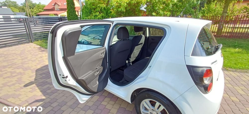 Chevrolet Aveo 1.4 LTZ - 11