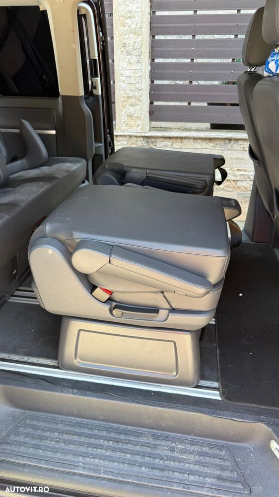 Volkswagen Multivan - 23