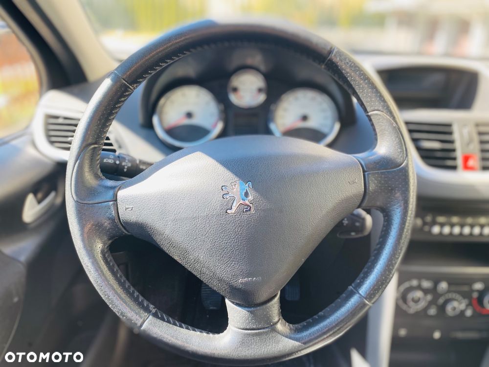 Peugeot 207 1.4 16V Trendy - 15