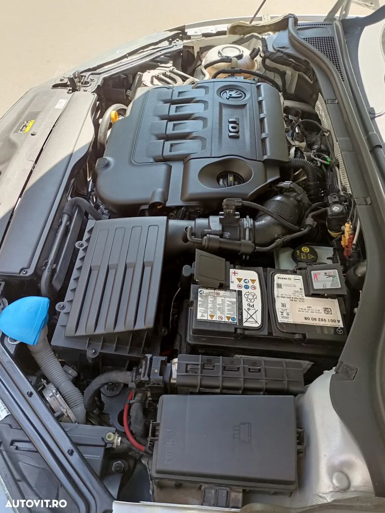 Skoda Superb Combi 2.0 TDI DSG Active - 8