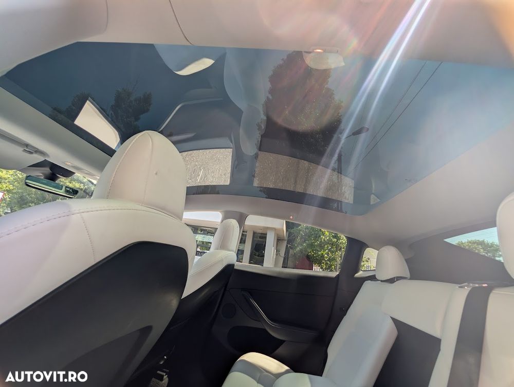 Tesla Model Y - 26